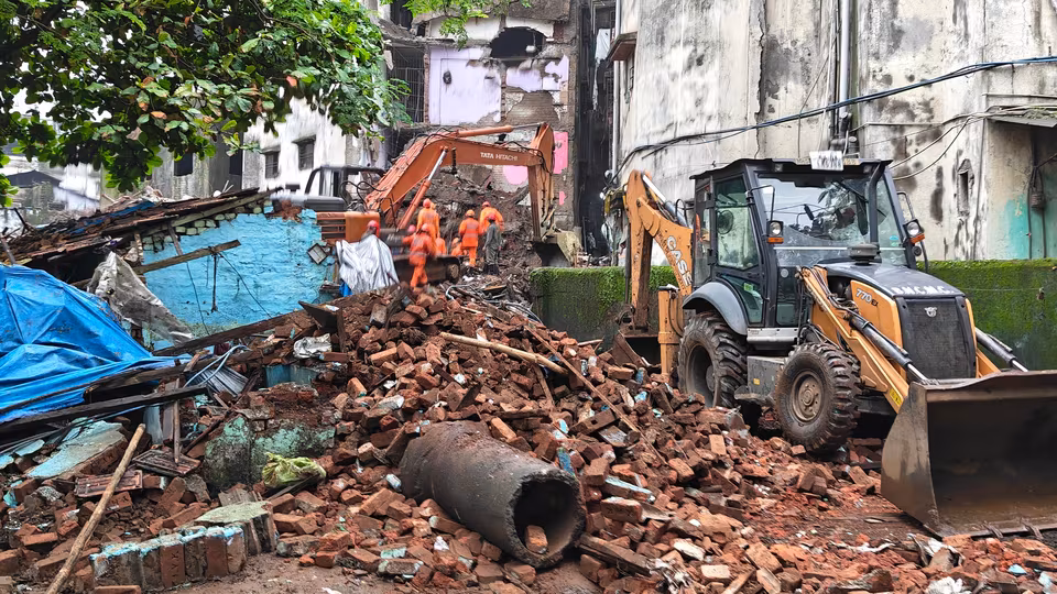Loud cracking sounds and a collapse: A blow-by-blow account of Maharashtra building horror that killed 9
