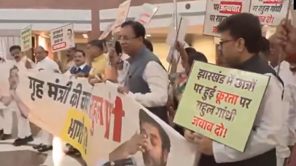 NDA MPs Target Rahul Gandhi Over Silence On Use Of Lathis, Water Canons On Protesting Students In Jharkhand 14 NDA MPs target Rahul Gandhi over silence on use of lathis, water canons on protesting students in Jharkhand